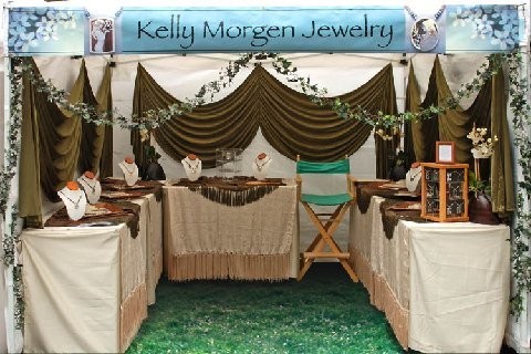 Necklace Displays for Your Jewelry Booth